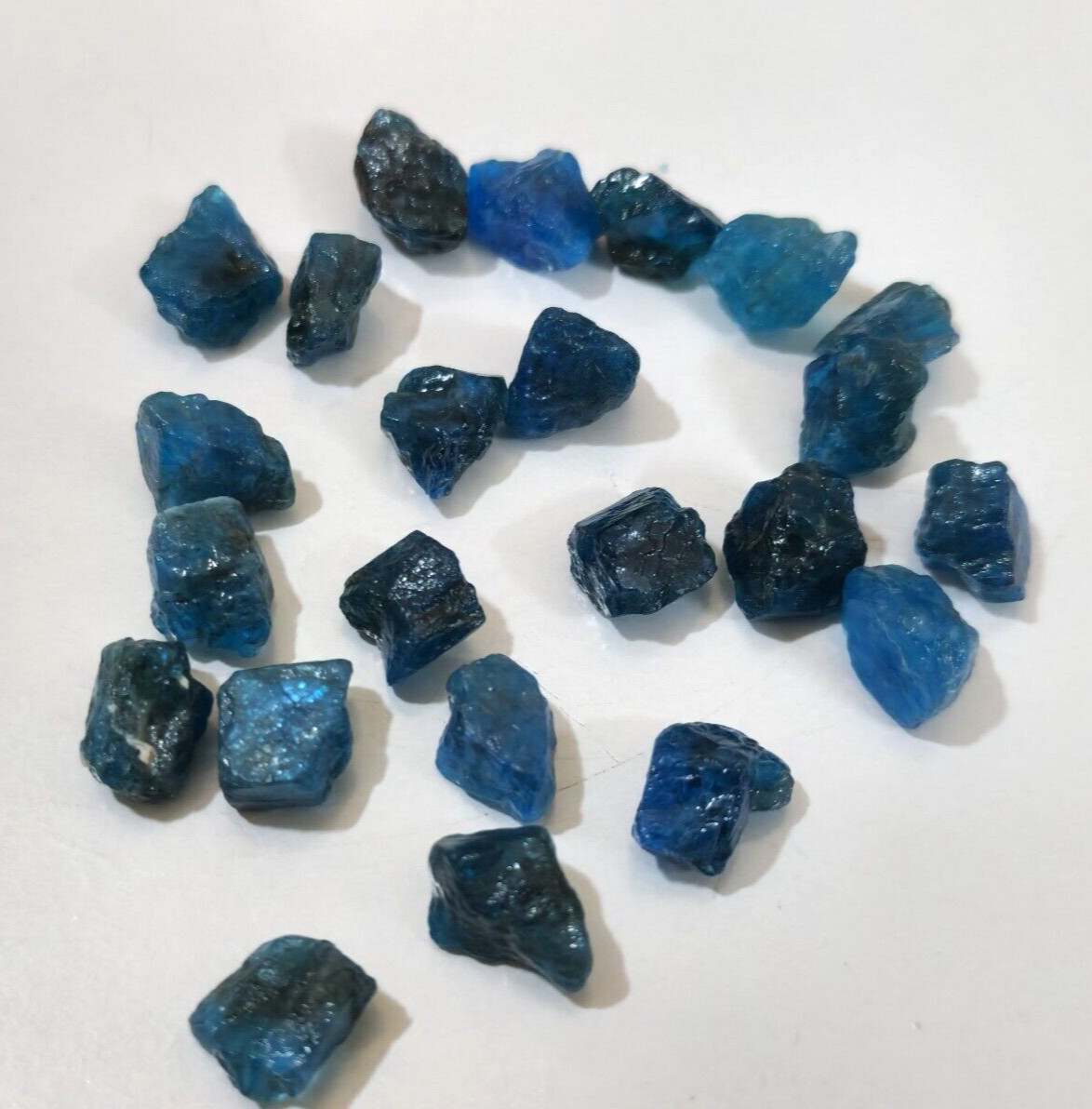 Top Quality 23 Piece Lot Blue Apatite Raw 8-12 MM For Jewelry Loose Gemstone
