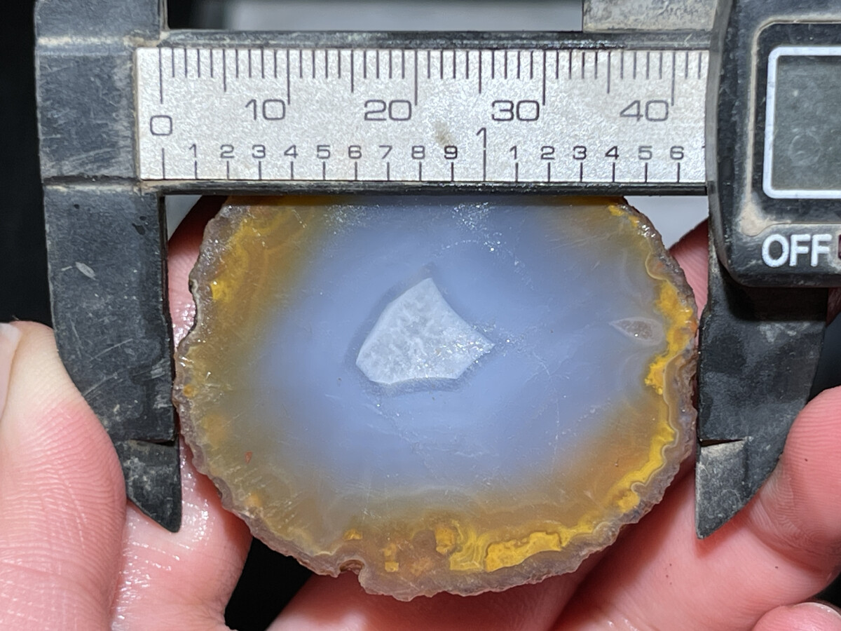 1Pair China Agate Hebei xuanhua natural Crystal Geodes collectible 108g D101