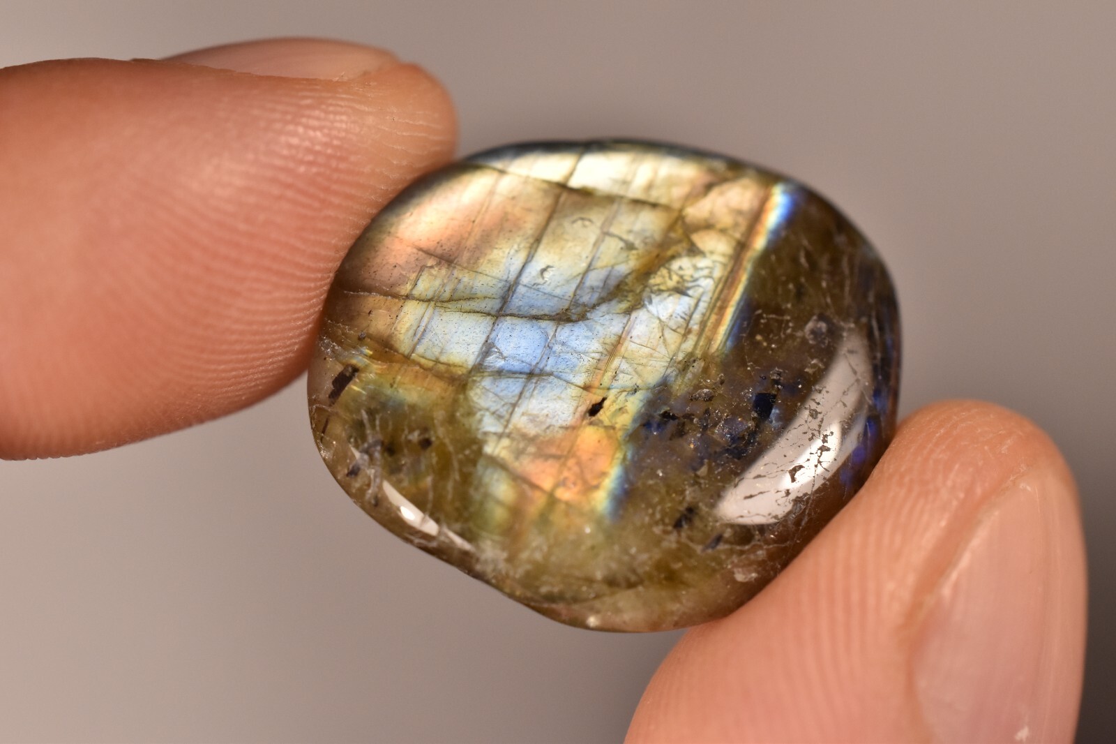 *LABRADORITE* Flat Stone 2.5cm 6.6g Palm Worry Thumb Tumbled Healing Crystal