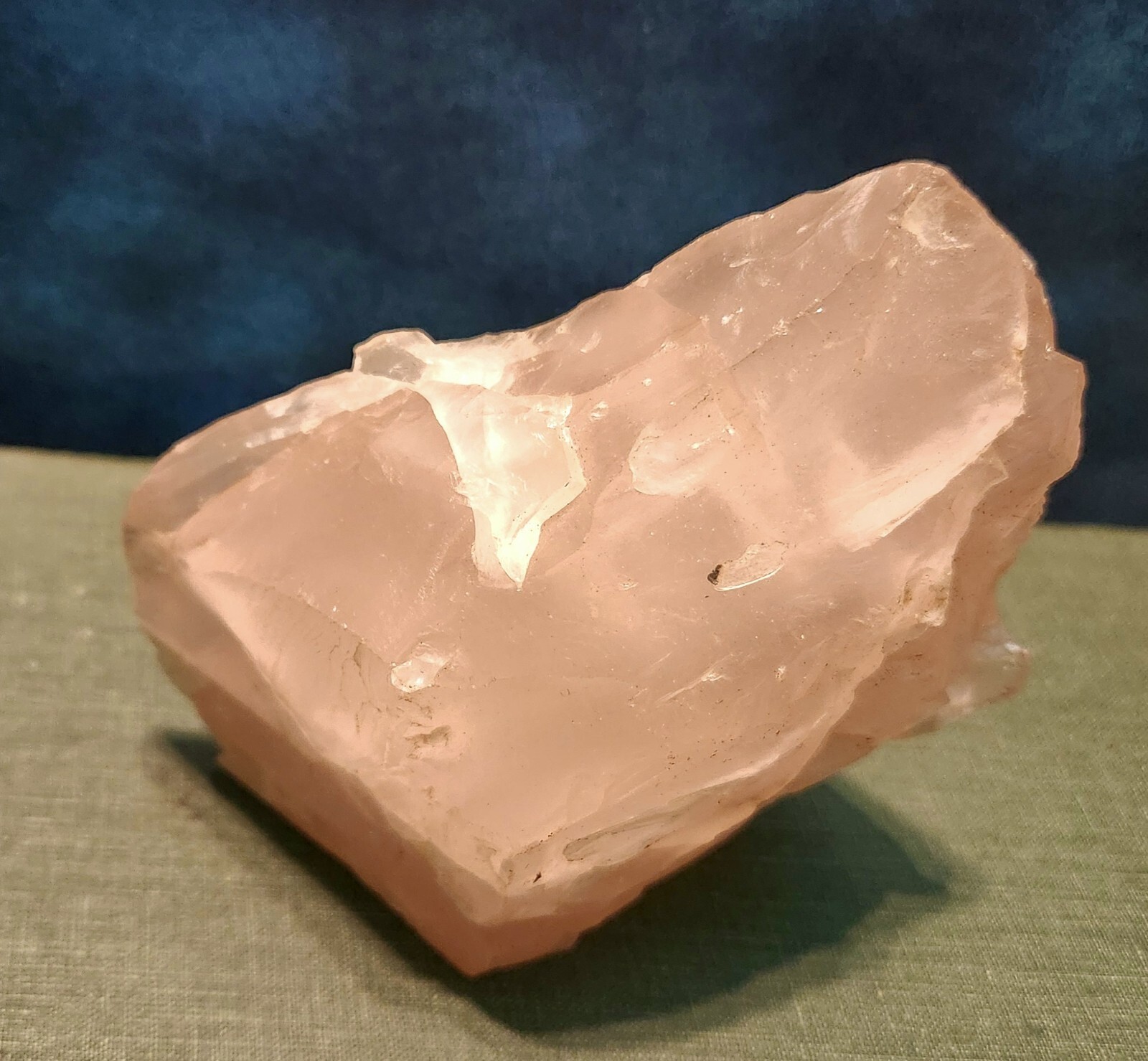 1 Pc of Rose Quartz 510 gm 1.12 lbs, Width 3” 7cm, Length 4” 10cm, Height 2″ 6cm