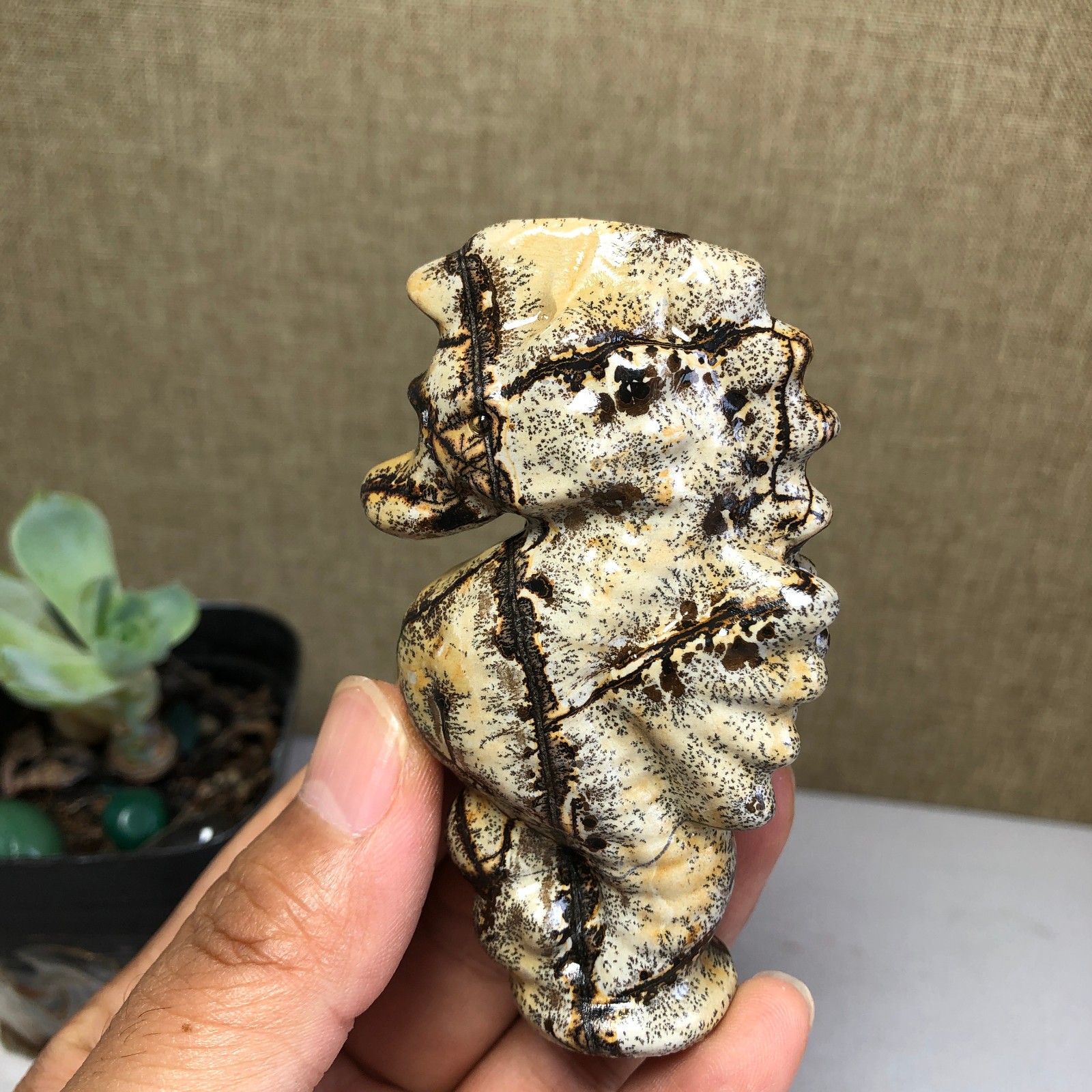 Rare Natural Traditional Chinese Painting Hand Carving seahorse Model 87g g8418