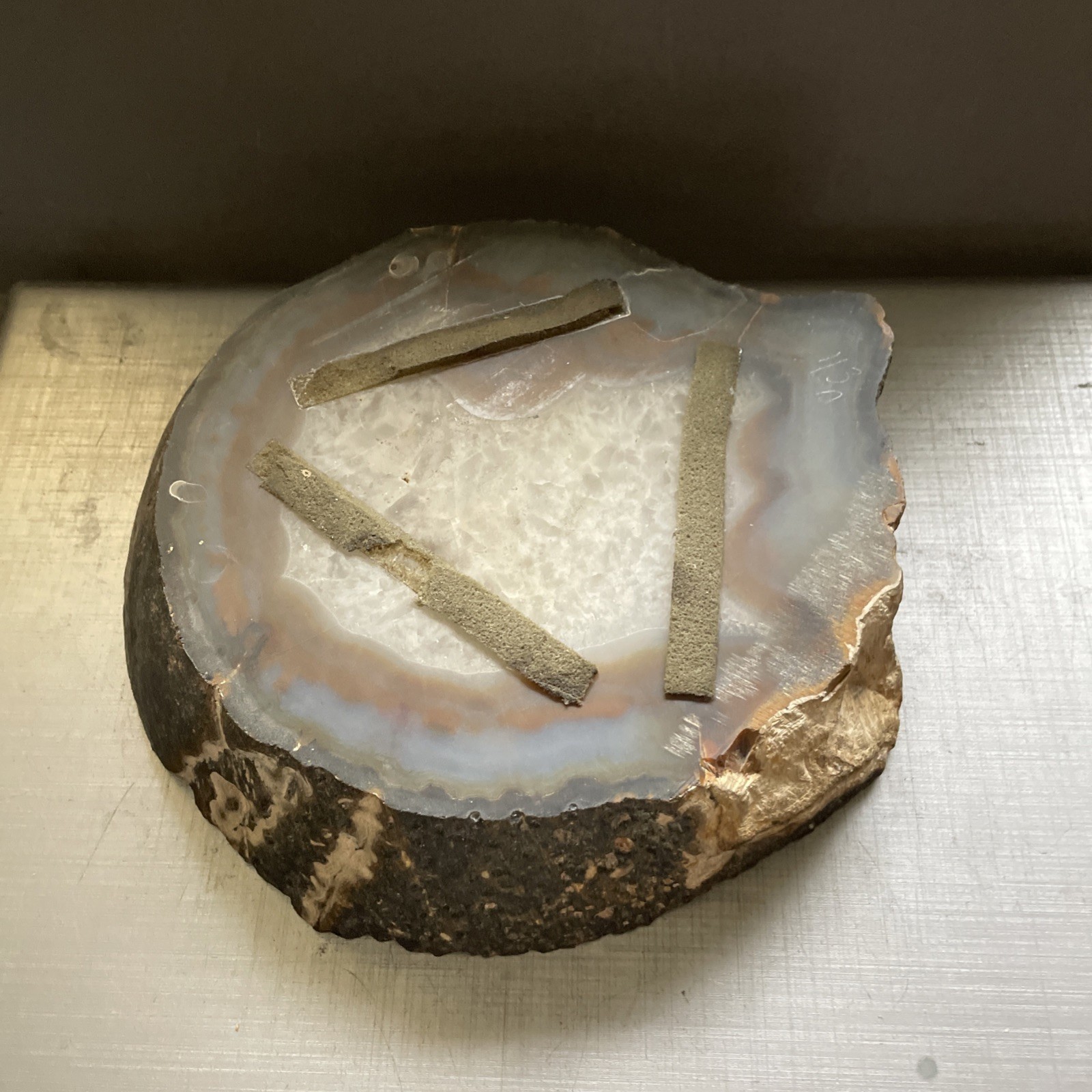 EXTRA LARGE BANDED AGATE POLISHED ONE SIDE 8″ WEIGHS 6LBS 2oz. 1 3/4 Thick