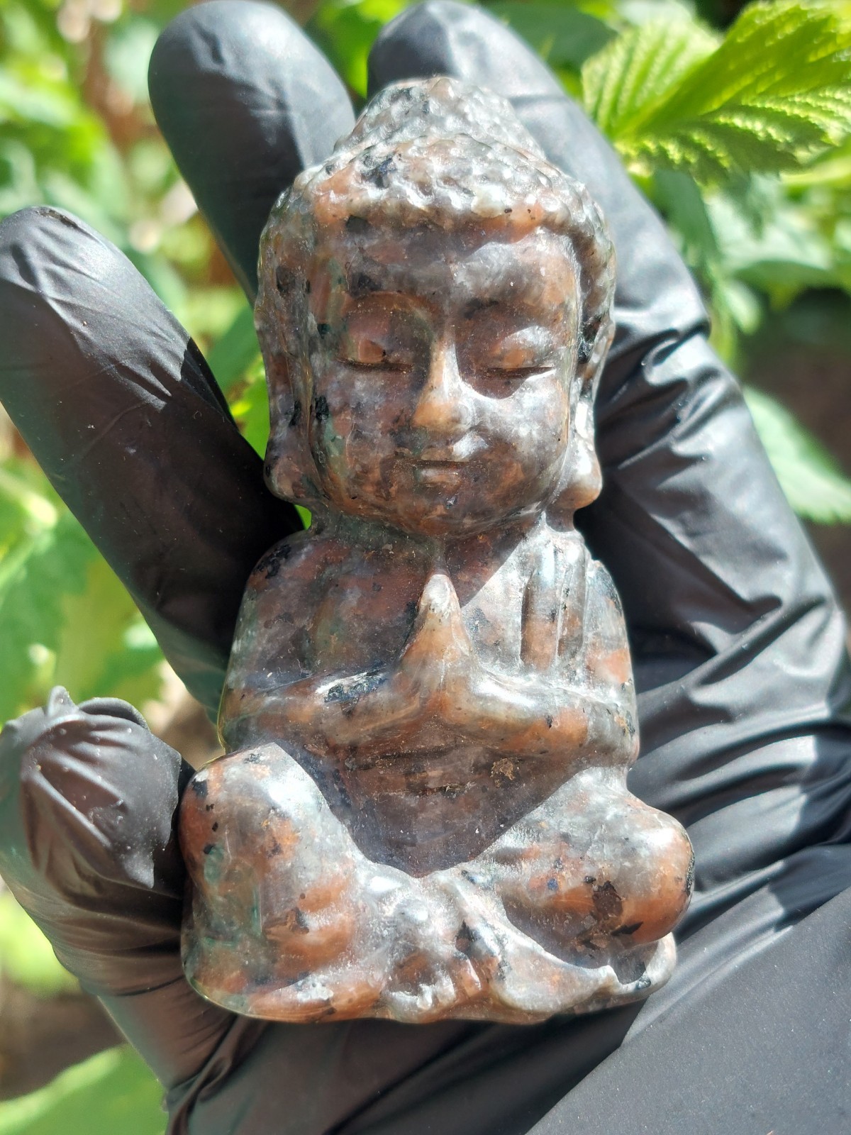 Yooperlite Buddha Carving 134.7g 8cm UV Reactive – Glows Orange Under Light