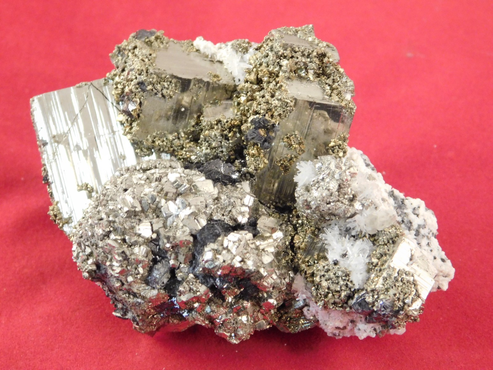 Druzy PYRITE Crystal CUBE Cluster with Sphalerite and Chalcopyrite Peru 198gr