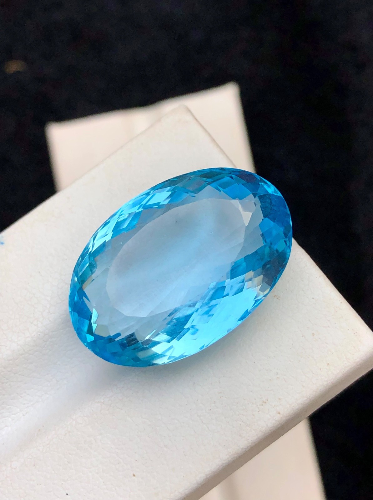 61 Carats Swiss Blue Topaz Gemstone,Loupe Clean Beautiful for Ring , Necklace