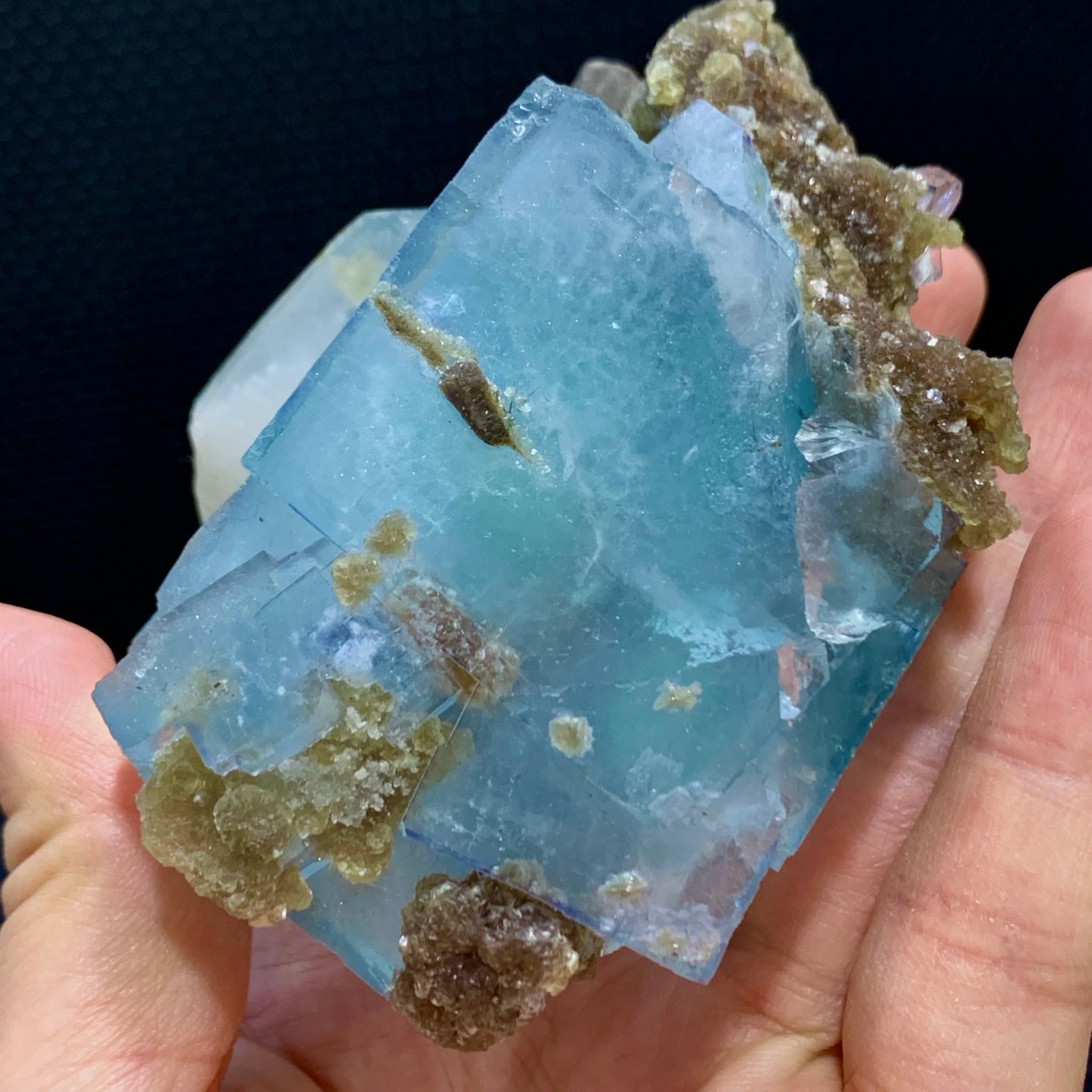 314G Rare transparent blue cubic fluorite mineral crystal sample/China