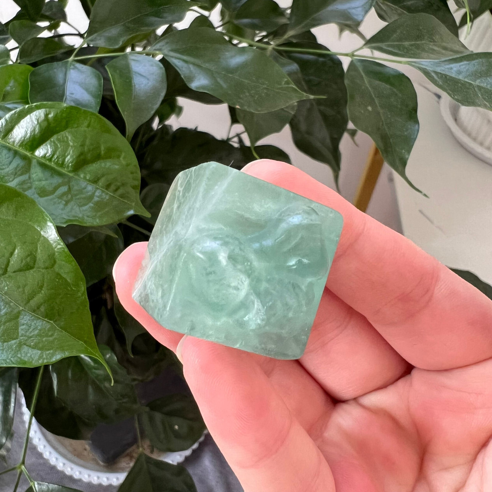 40g Green Fluorite Stone Gift Box Carving Quartz Crystal Specimen Healing