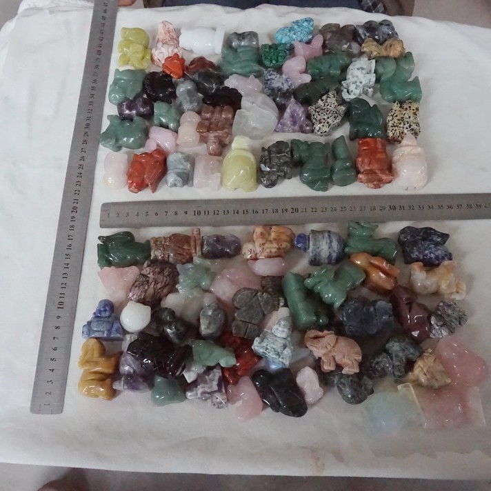 11LB 95Pcs Quartz Crystal Jasper Skull Fgurines Mixed Gem Stone Carvings Healing