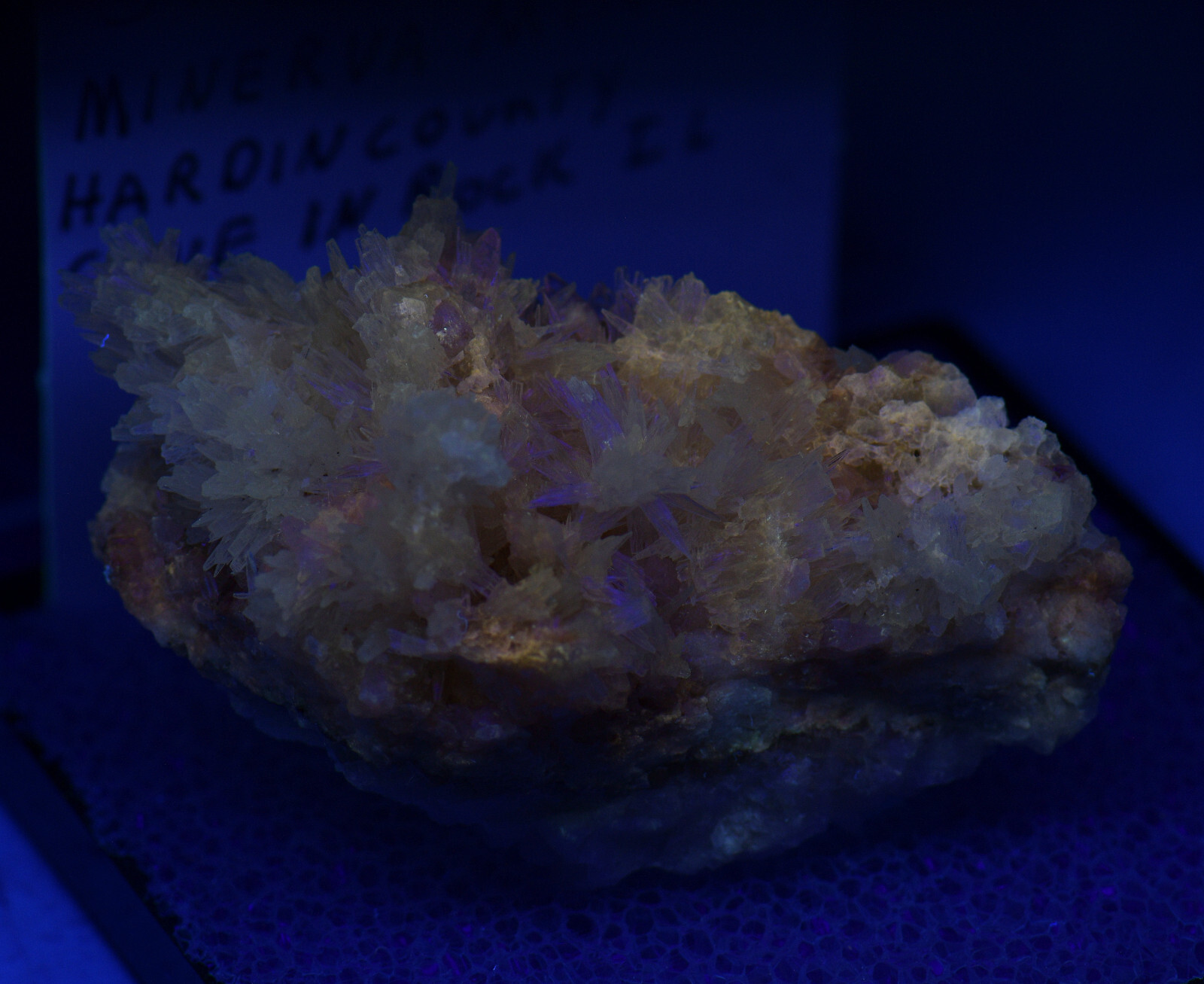 Strontianite crystals, excellent specimen! UV. Minerva Mine, Illinois. 6 cm.