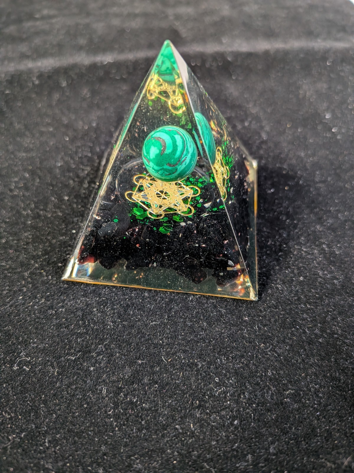 Orgonite Pyramid Healing Crystal Amethyst Peridot Energy Protection EMF Orgone