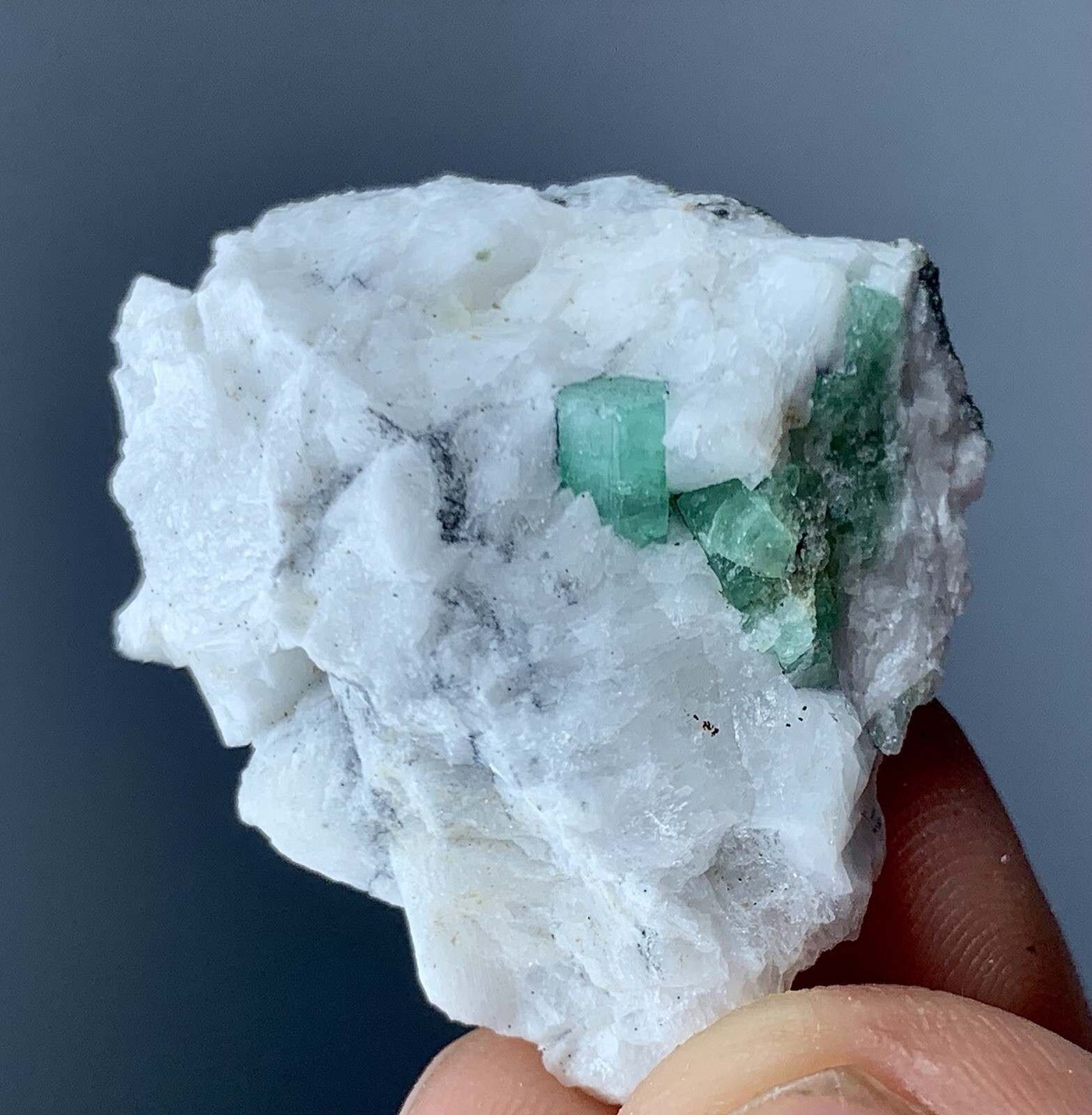 15 Gram Natural Emerald Crystal Specimen From Pakistan.