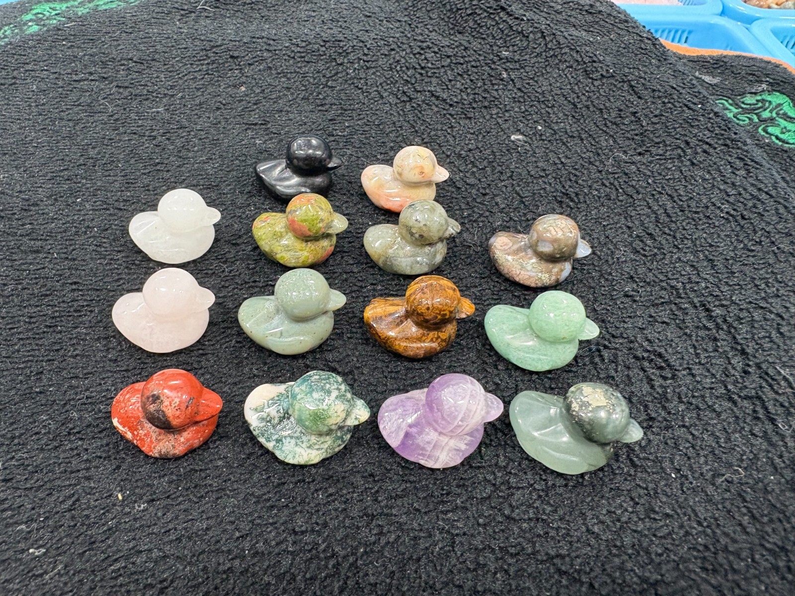 5pc Natural mixed Crystal Quartz Carved Crystal duck reiki gift Random 25mm