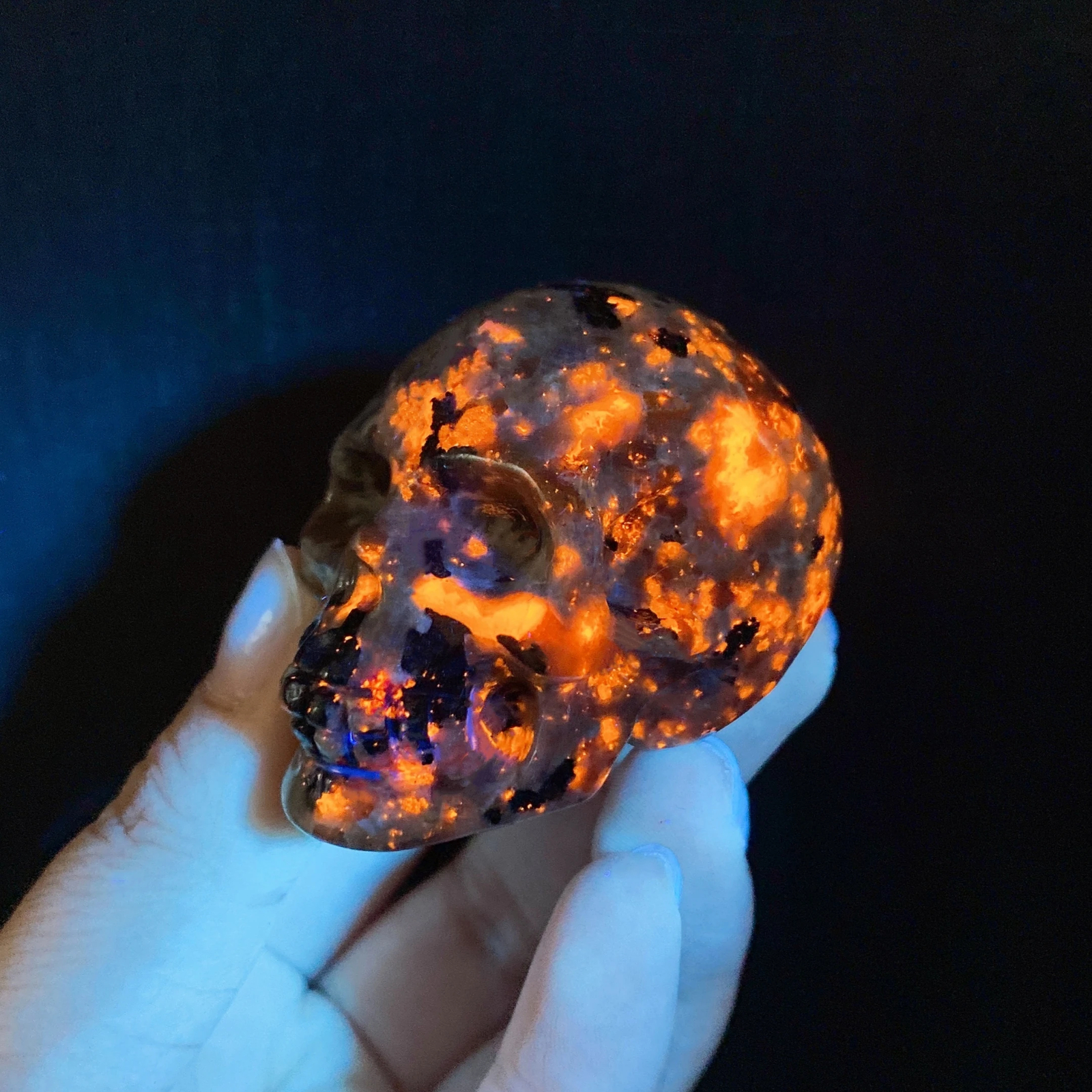 2‘’ Natural Yooperlite Skull Gemstone Statue Crystal Flame Stone Reiki Healing