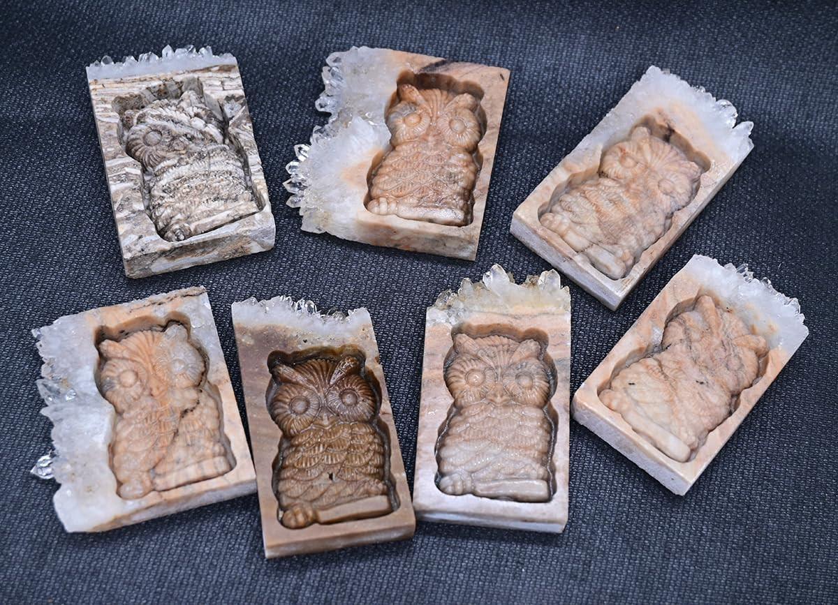 Self-Standing Natural Clear Irregular Cluster Owl Crystal Statue Quartz Sculptur