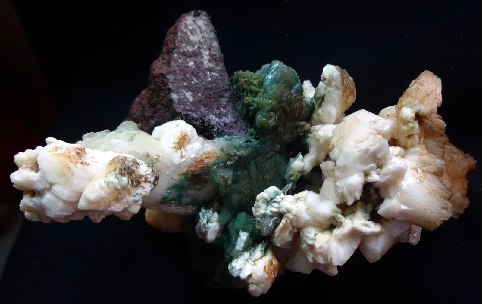 HEULANDITE CRYSTALS W/ GREEN STILBITE BOWS ON MATRIX MINERALS SPECIMENS