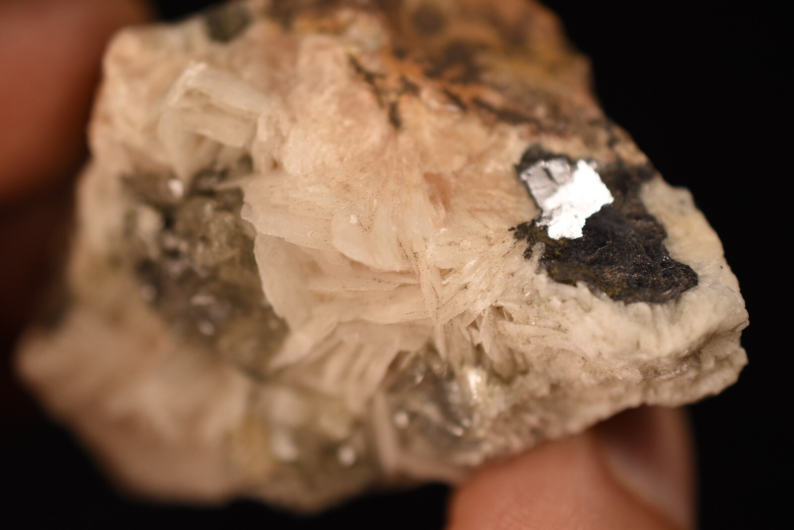 *CERUSSITE* On GALENA & BARITE Specimen 5.8cm 109.6g Natural Crystal Cluster