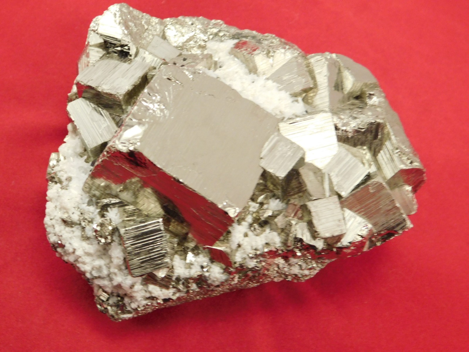 Big! VERY Nice and 100% Natural Pyrite CUBE Cluster with Druzy Quartz Peru 865gr