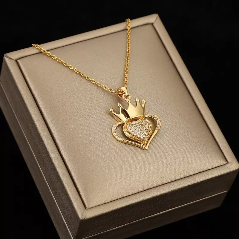 Women’s Fashion Jewelry Cubic Zircon Gold Heart Crown Pendant Necklace 1PC