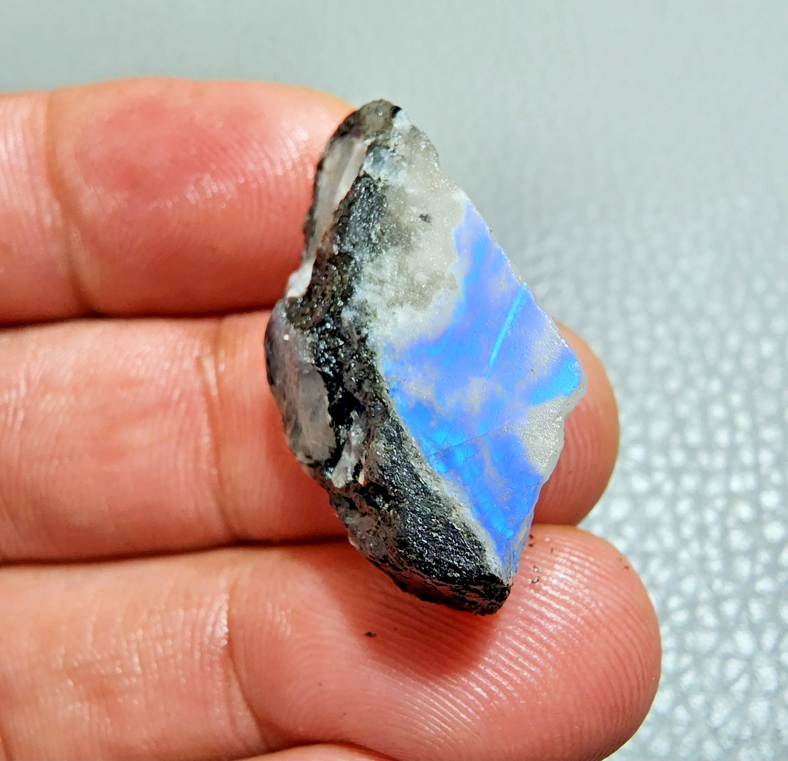 4 pcs AAA+ Quality White Rainbow Moonstone Power Blue Fire Rough Loose Gemstone
