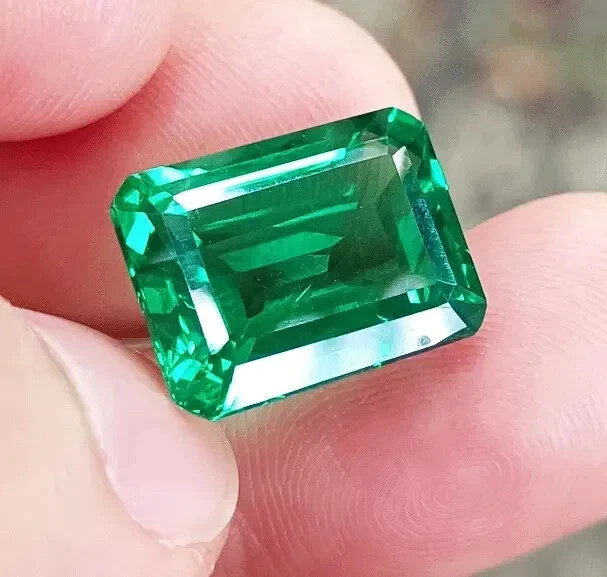 Flawless Natural 10.1 Ct+ Green Emerald Certified Emerald Cut Loose Gemstone