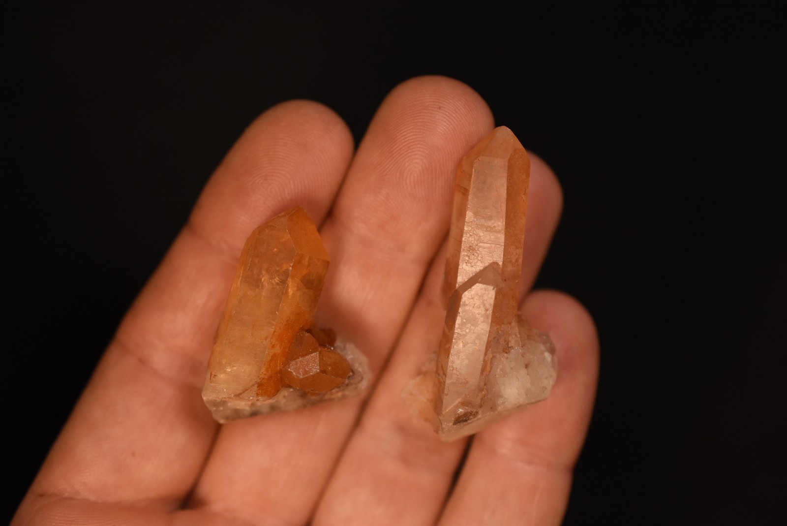 2 *TANGERINE QUARTZ* Crystals 3-4cm 23.8g Natural Stone, Trauma Shock
