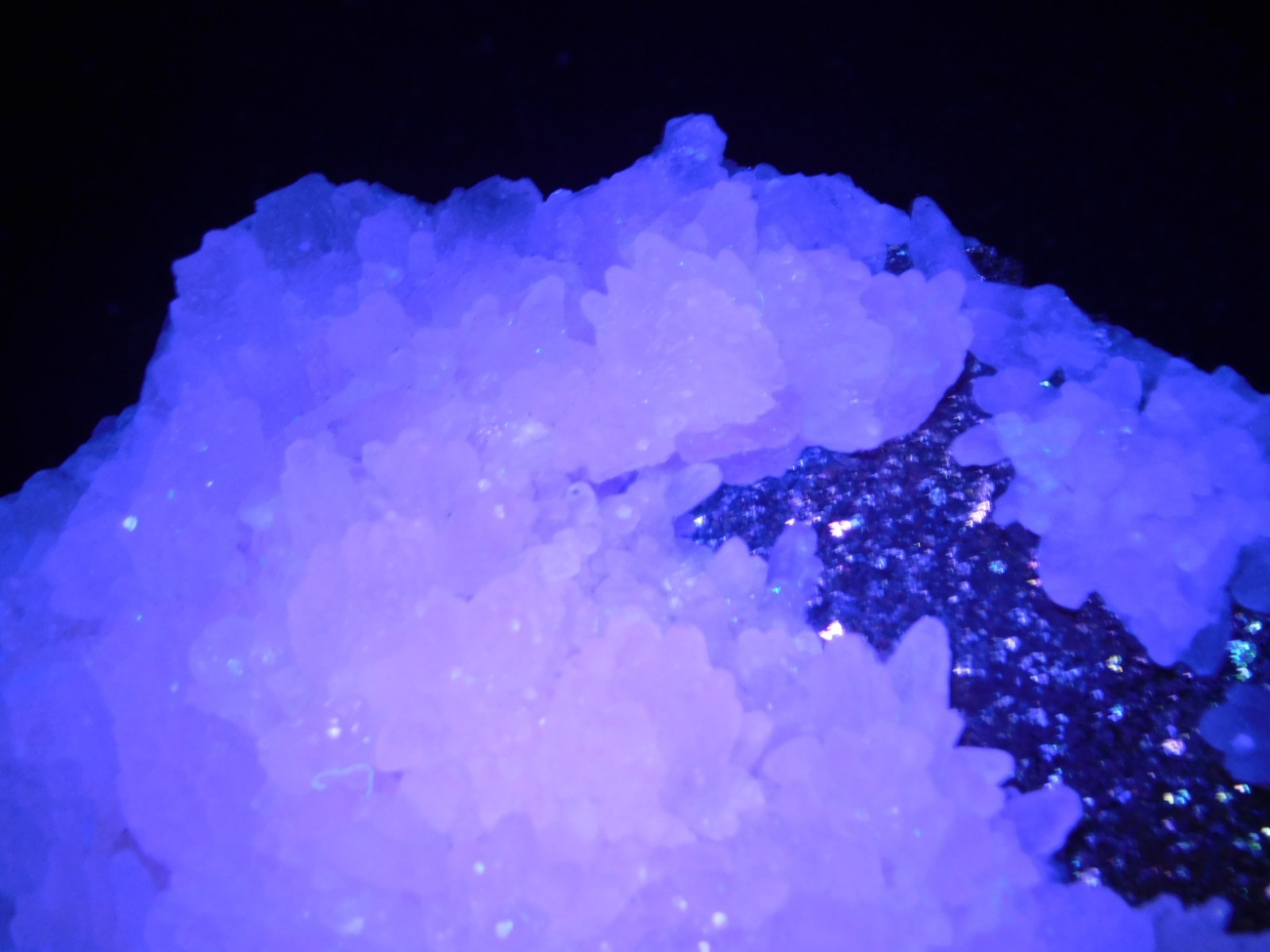 BIG! MARCASITE Crystal Cluster with Fluorescent Calcite Crystals Mexico 2464gr