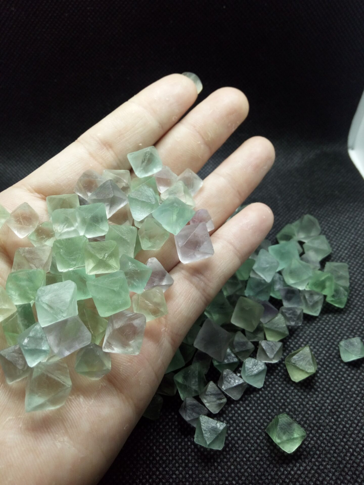 100g 40+pcs Natural Purple Fluorite Crystal Octahedrons Rock Specimen China