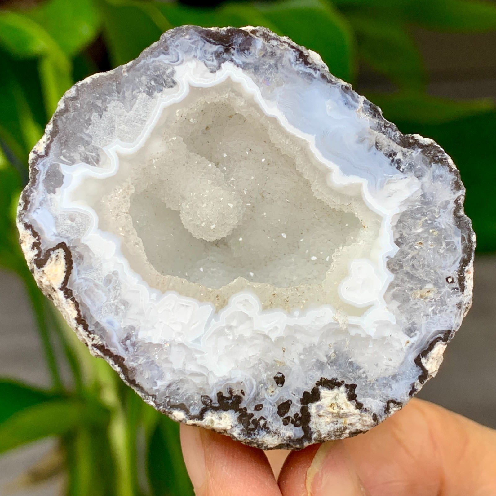 126G Natural agate geode quartz crystal rough sample spiritual energy repairA419