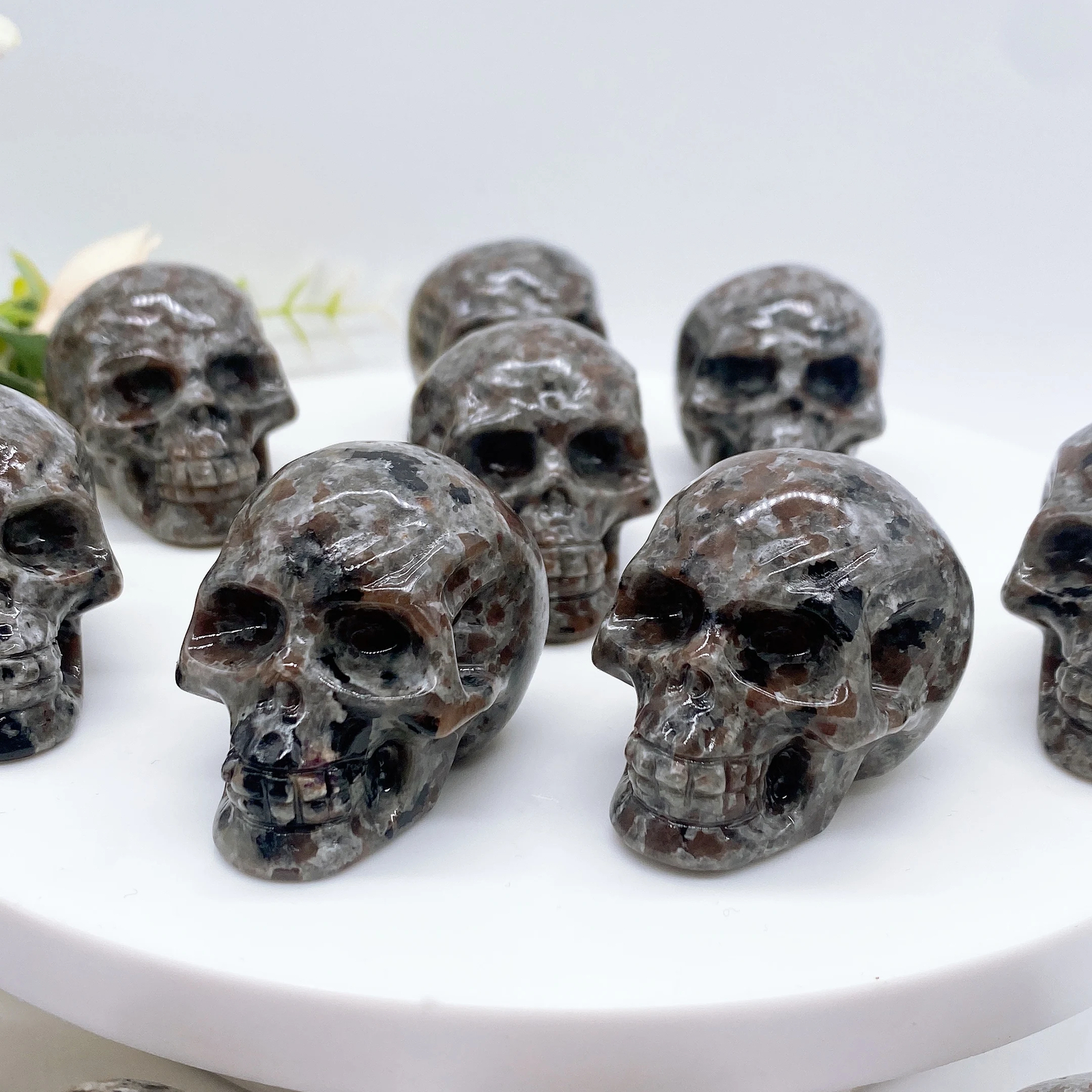 2‘’ Natural Yooperlite Skull Gemstone Statue Crystal Flame Stone Reiki Healing