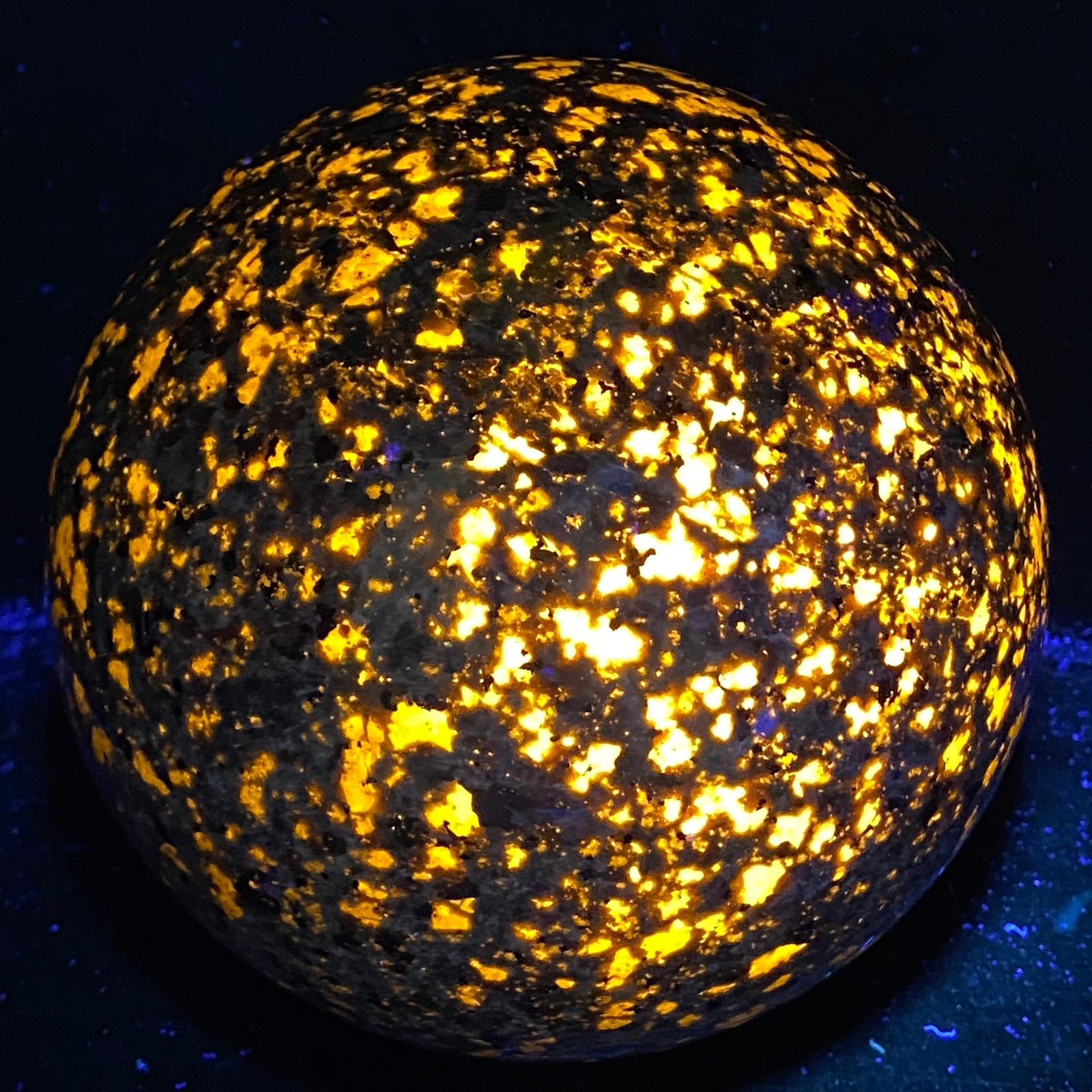 Natural Flame’s stone Sphere crystal ball reiki healing 5660G UV Reactivecrystal