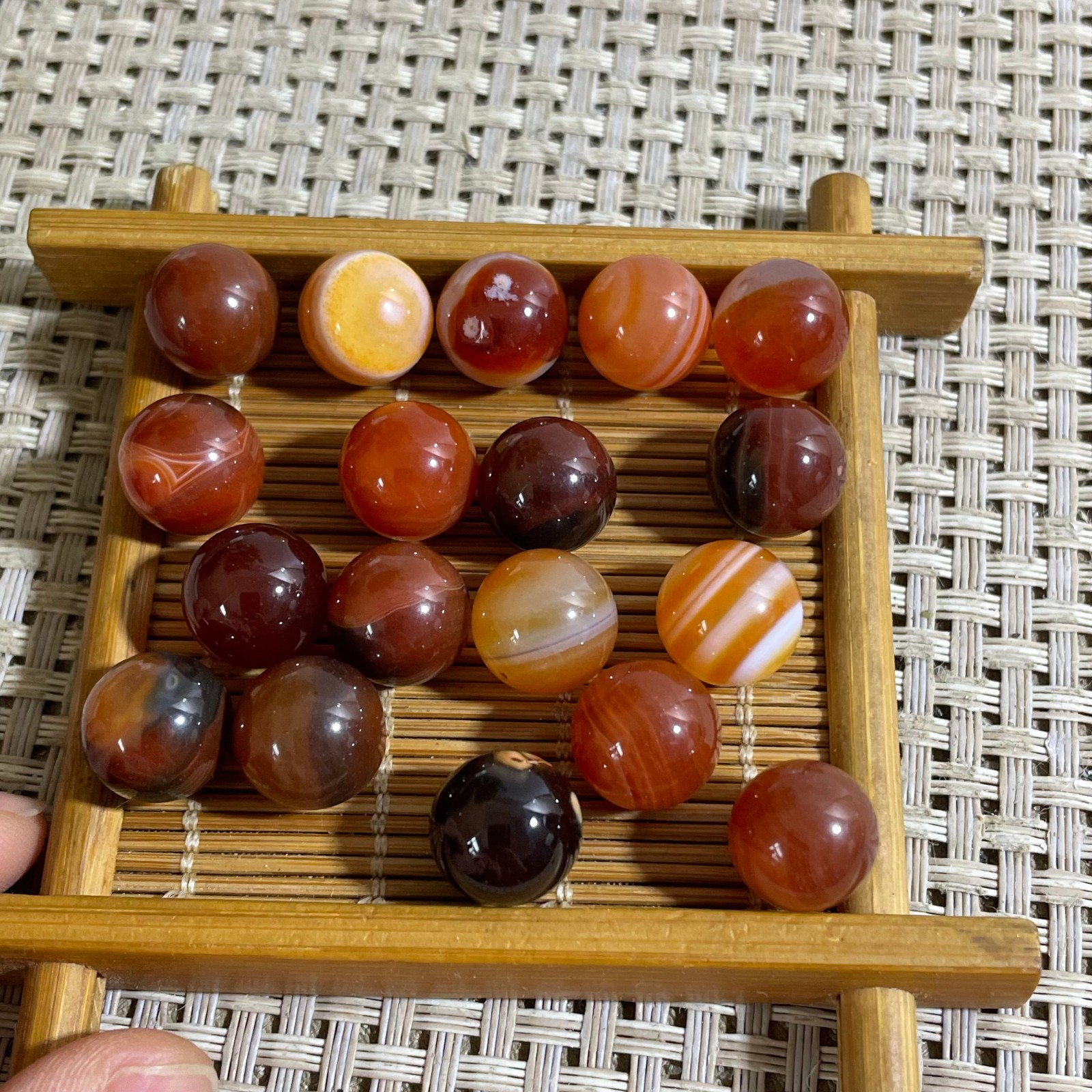 18pcs 42g Crazy Lace SILK Banded Agate Polish Tumbled Stone Madagascar