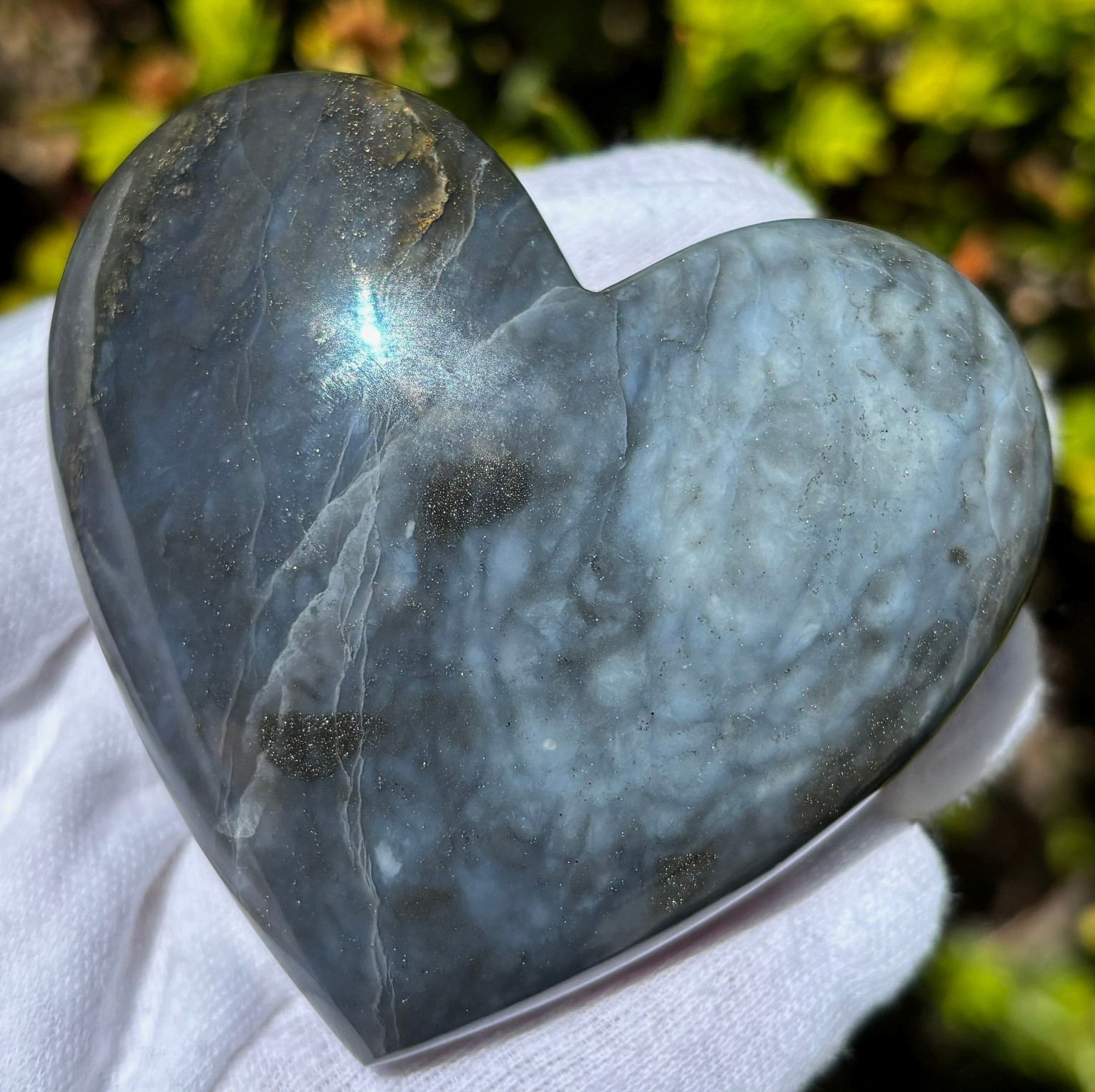 131g 2.37″ PURPLE (Dark Medium Blue) CHALCEDONY HEART PALMSTONE PALM STONE LARGE
