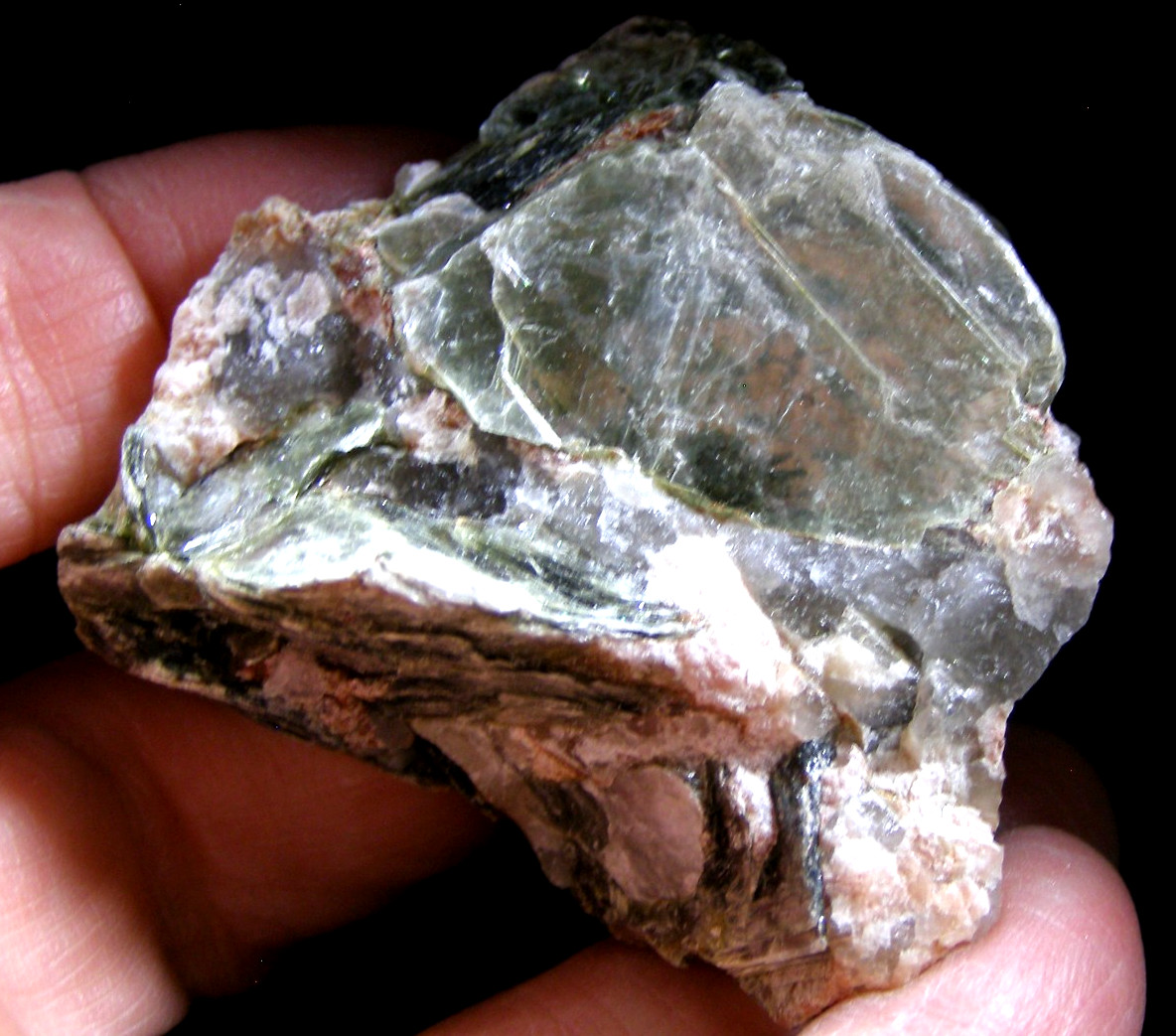 NATURA SPECIMEN of PHLOGOPITE & GOLDEN MICA 75.3 gms 5.3 x 5.2 x 3.3 cms #2