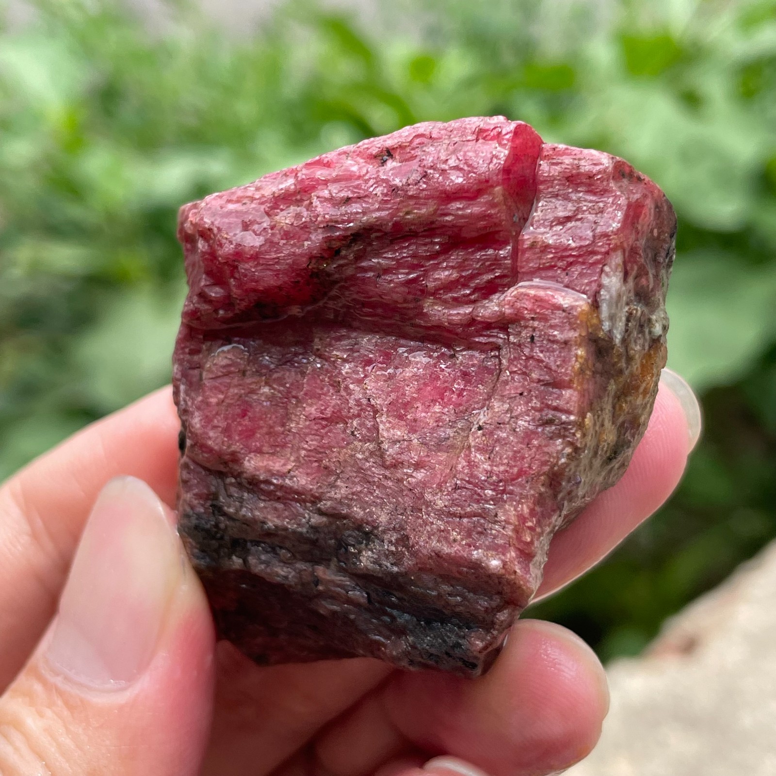 98g Small Raw Ore Red Black Rhodonite Quartz Gemstone Mineral Specimen