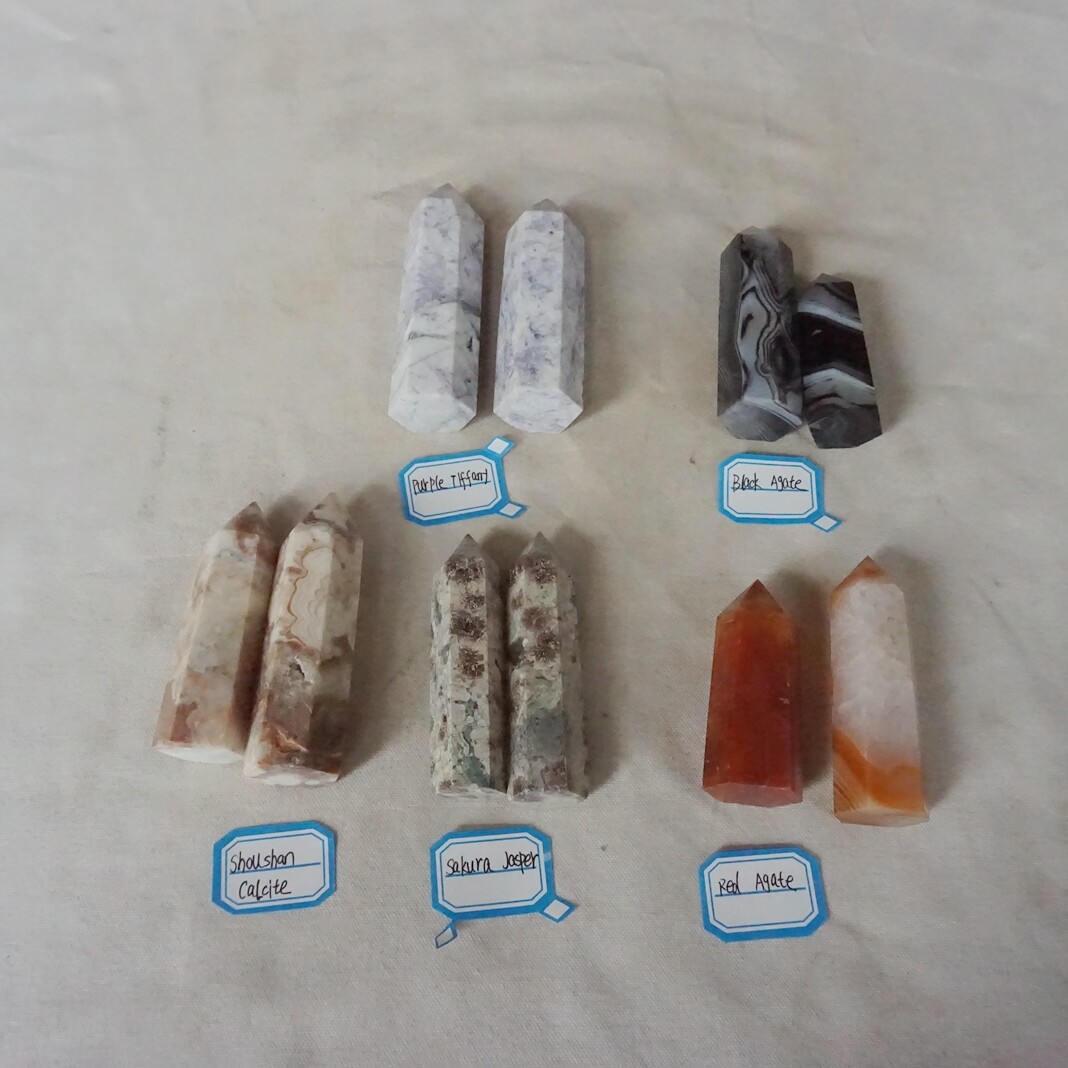 70Pcs 35 Kinds Of Natural Quartz Crystal Jasper Mixed Stones Point Tower Healing