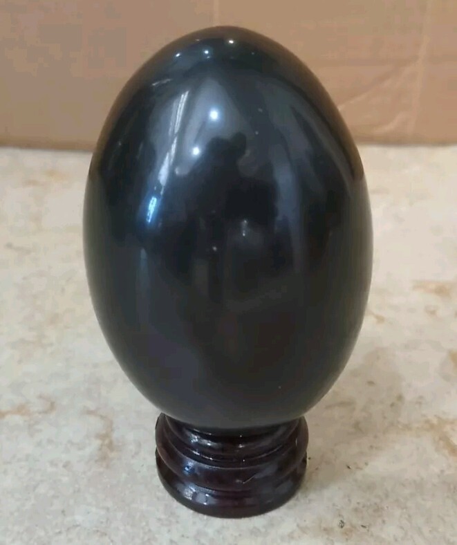 BLACK JET STONE POLISHED EGG 3 & 1/2 IN X 2 & 1/2 IN 451 GM NEW CONDITION