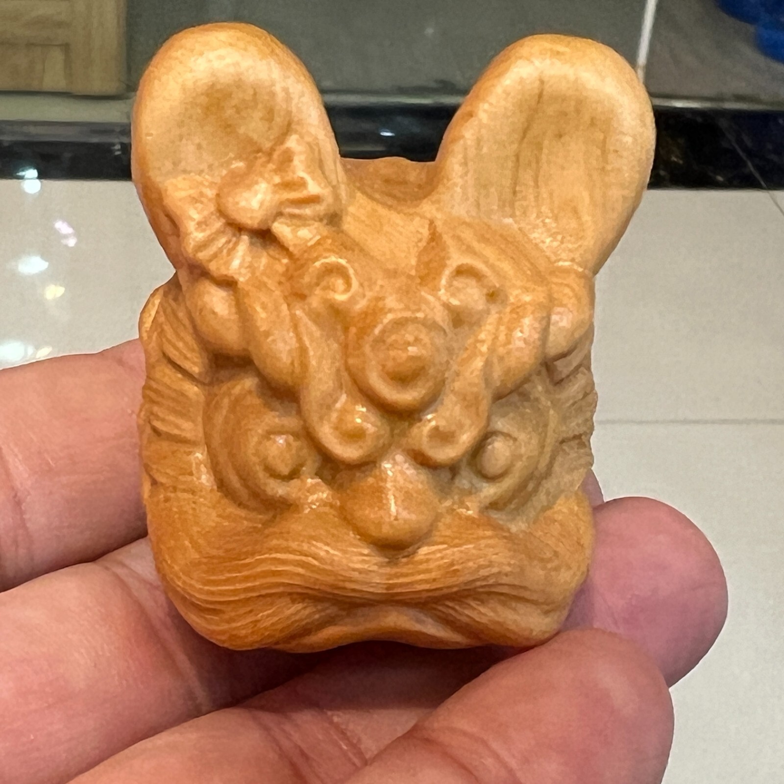 1PC Natural Thuja wood Hand Carved Cartoon Children’s gift Crystal Reiki Healing