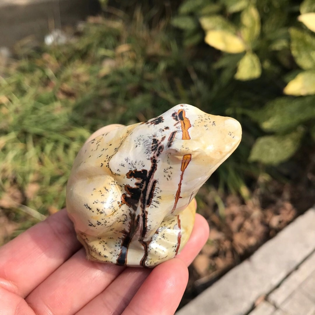 Natural Traditional Chinese painting frog Carved Quartz Crystal Healing decor