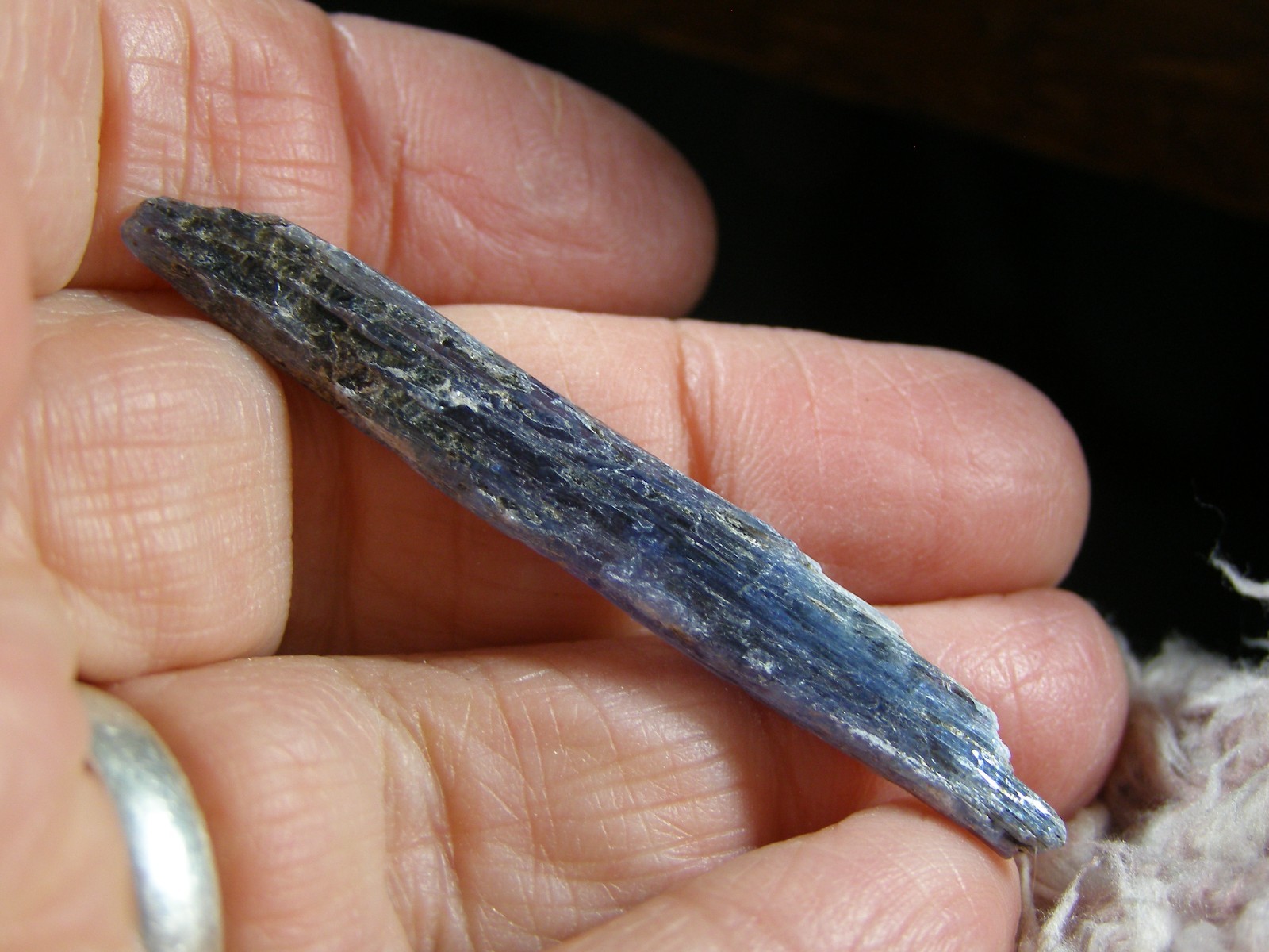 BLUE KYANITE NATURAL CRYSTAL – app. 5.31 gms 5.6 x 0.7 x 0.6 cms #3
