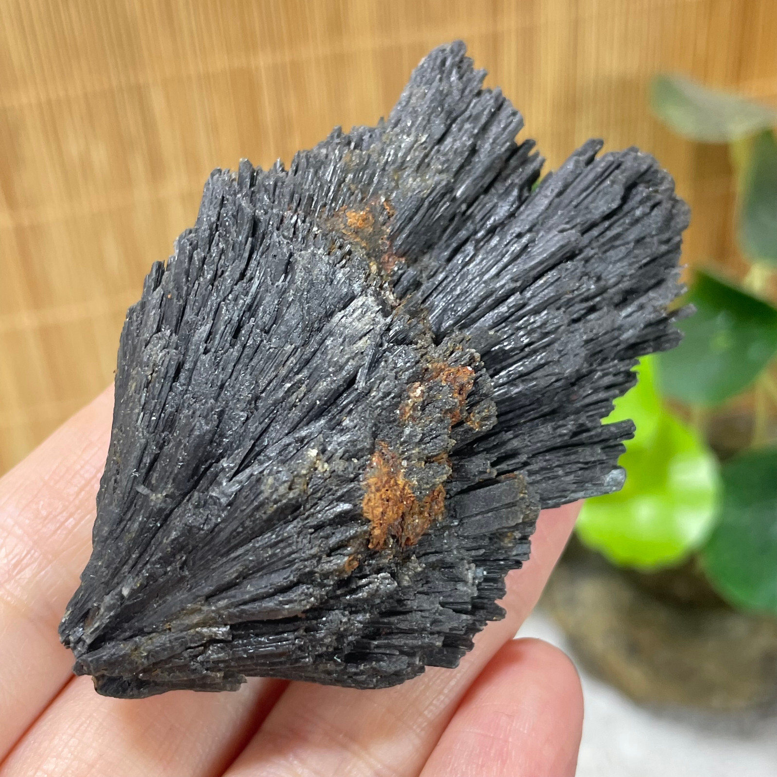 77g Natural Irregular natural black crystal cluster mineral specimen（dian qishi）
