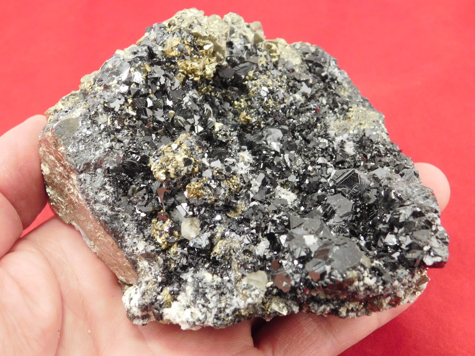BIG! PYRAMID Shaped Pyrite Crystal Cluster w Sphalerite and Chalcopyrite 878gr