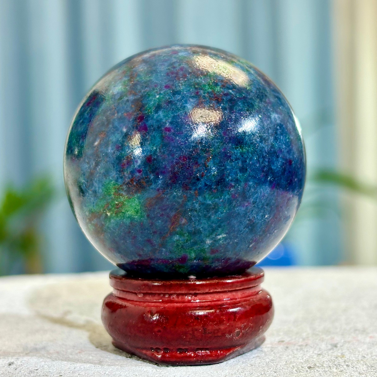 205G Natural Blue Sapphire And Ruby Sphere Fluorescent Glow Under UV Light