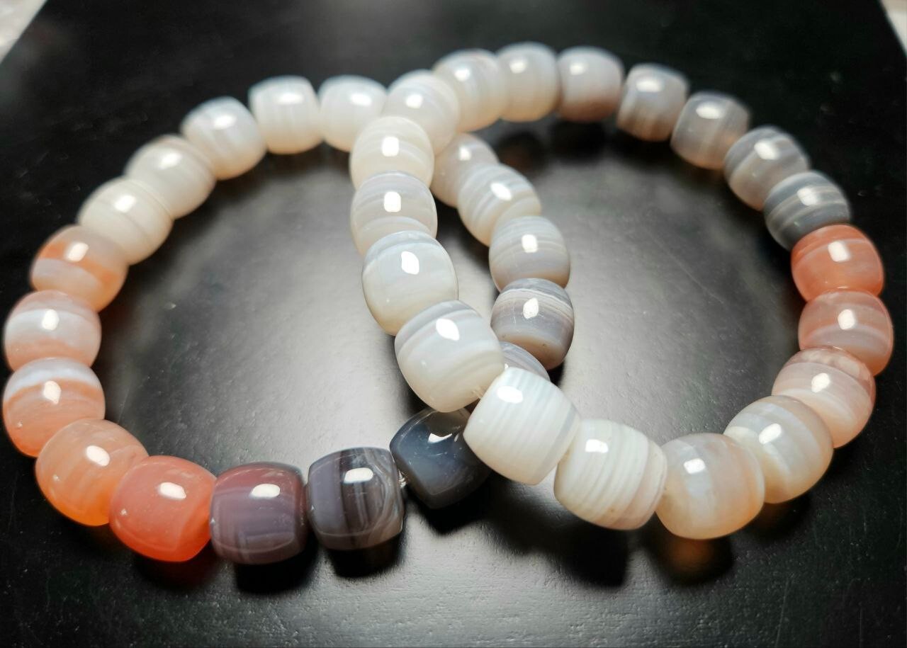 All Natural Gradient Color Lace Agate Bead Bracelet – Gift Idea/Fun Color