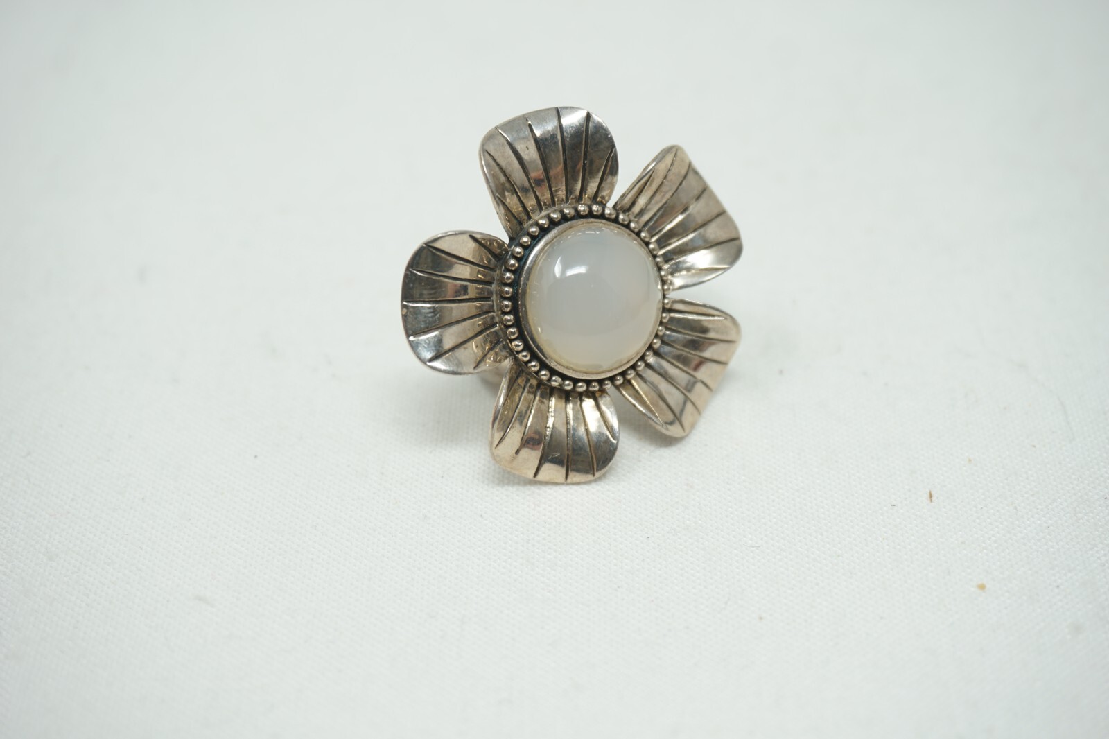 Sterling Sliver Natural Opal Quartz Crystal Agate Round Flower Petal Ring Size 6