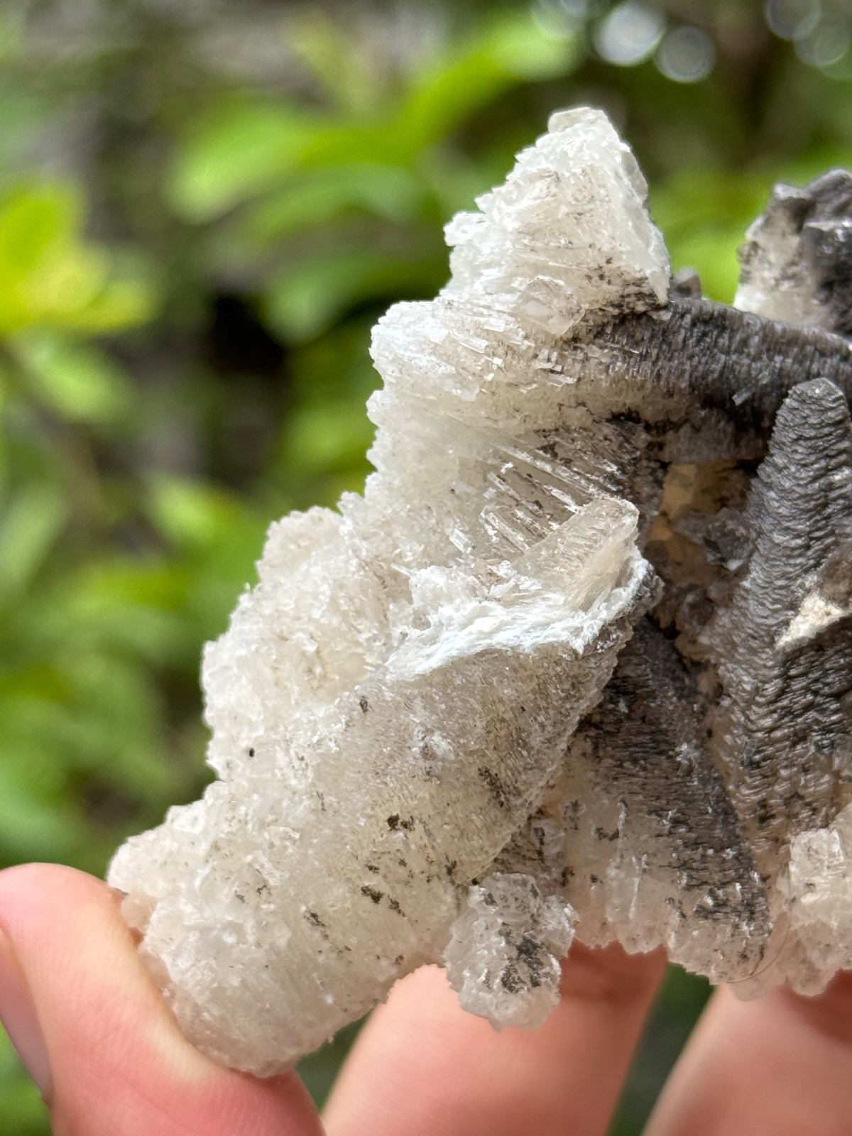 Pointed White and Black Calcite with Scolecite, Indian Minerals Stone