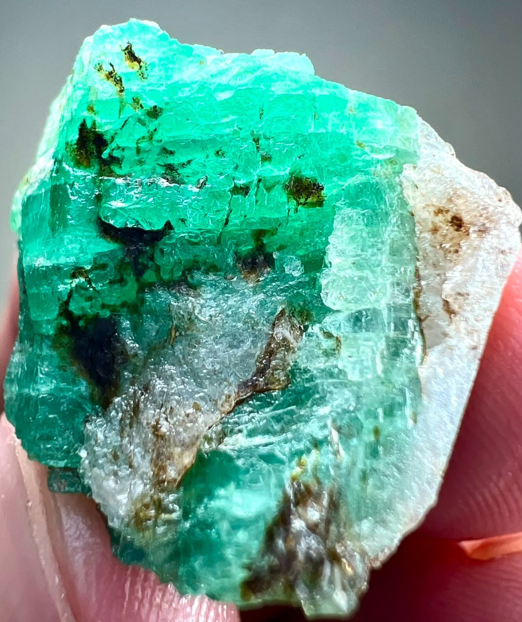 38CT, Beryl Var! Beautiful Natural Emerald Huge Crystal on Quartz, Chitral@PAK