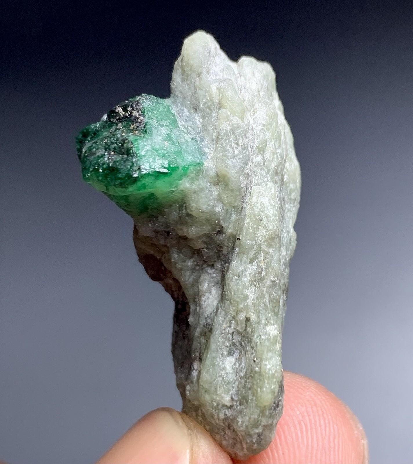 46 Carats Natural Emerald Crystal Specimen From Pakistan.