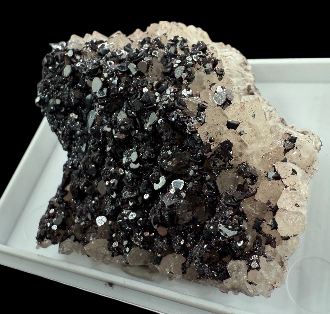 Hematite On Quartz Xls : Brezouard . Ste Marie Aux Mines , France 🇫🇷