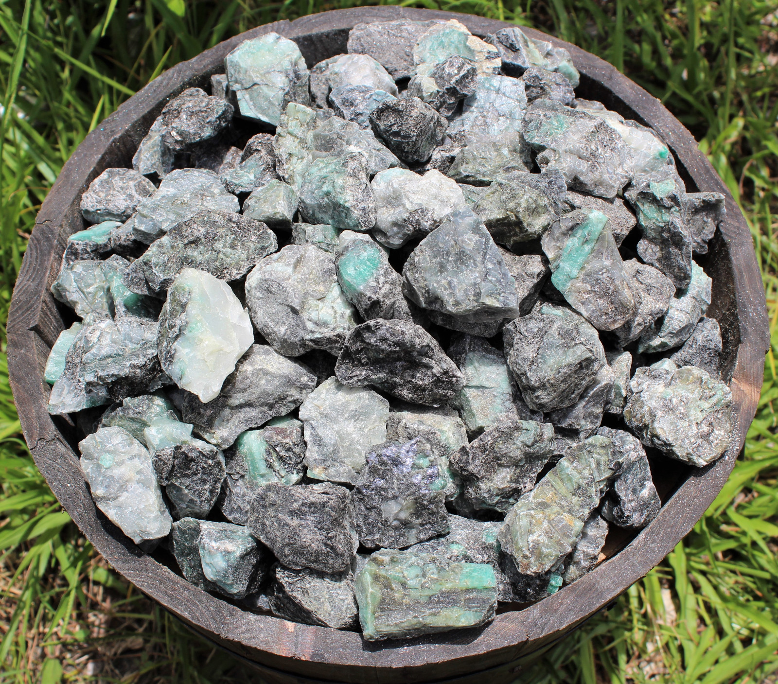 Rough Emerald Crystal: 500 Carat Lot (Natural Raw Gemstone)