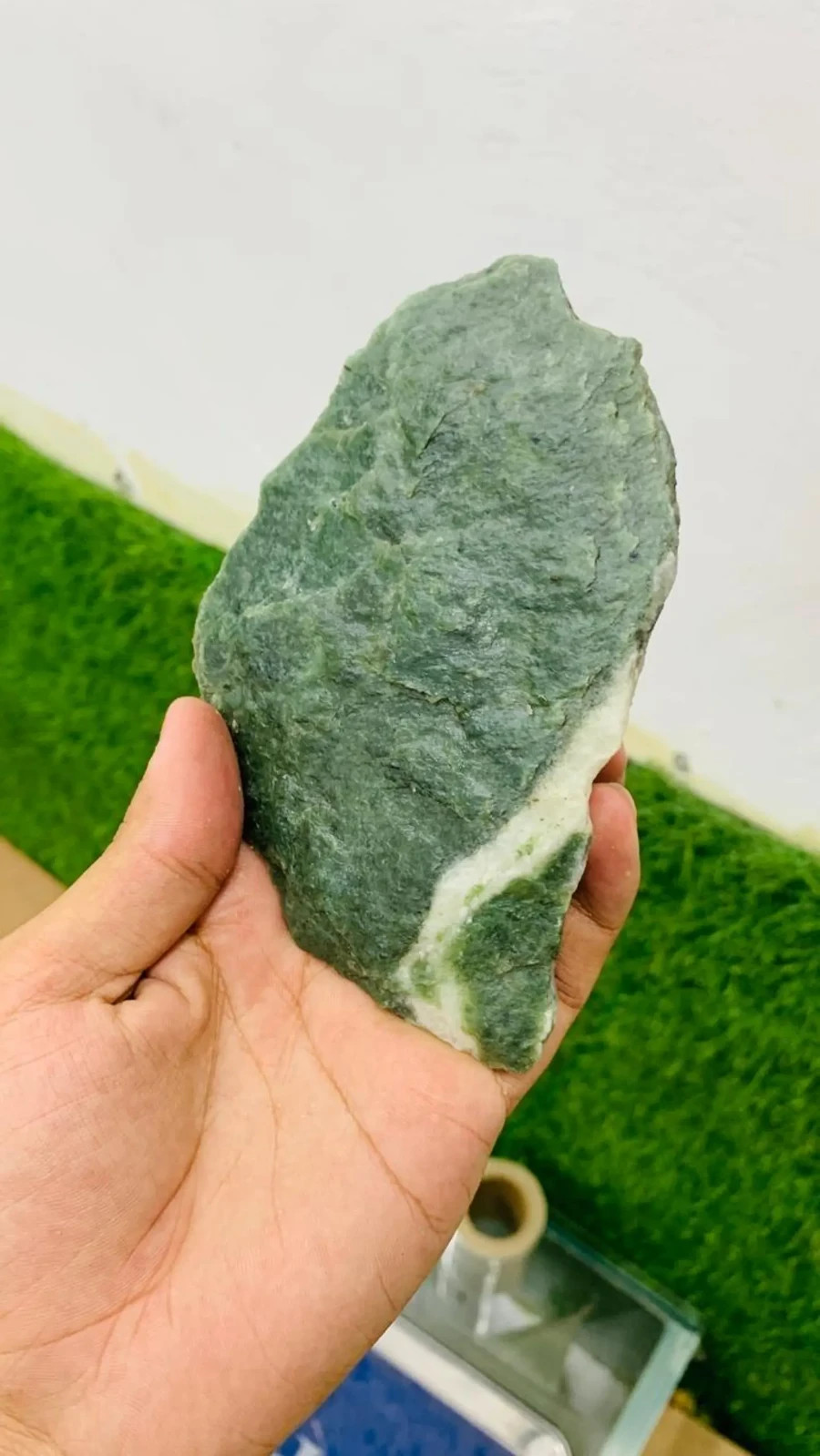 Natural Raw Nephrite Jade Specimen 290g Green Jade Rough Stone From Afghanistan